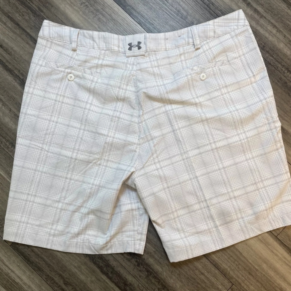 ⛳ Under Armour White/Gray Golf Athletic Shorts. Size 38